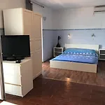 Sea House Mljet 招待所 Polače